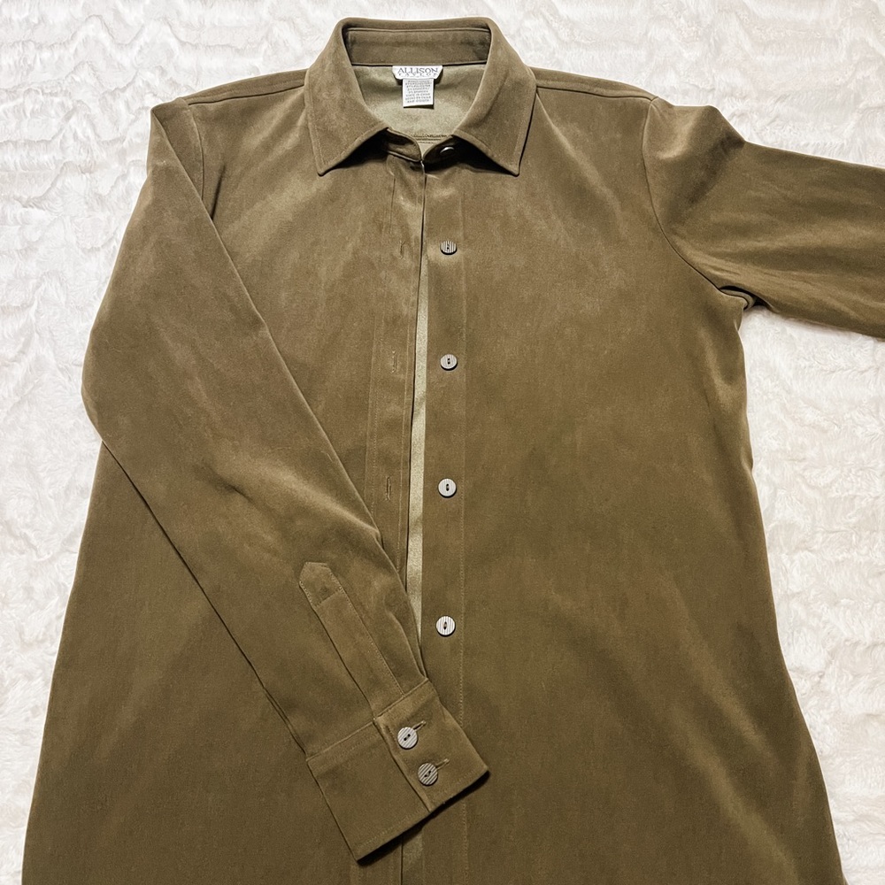 Olive Green Allison Taylor STRETCH Woman’s Long Sleeve Button-up - Size Small